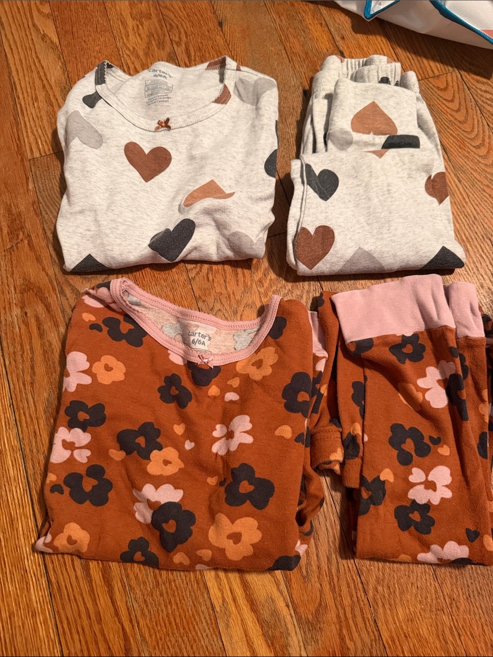 Little girls size 6 pajamas